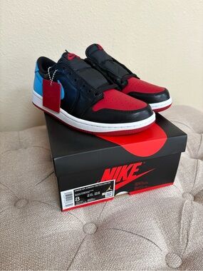 WMNS Air Jordan 1 Retro Low OG Black/Dk Powder Blue-Gym Red